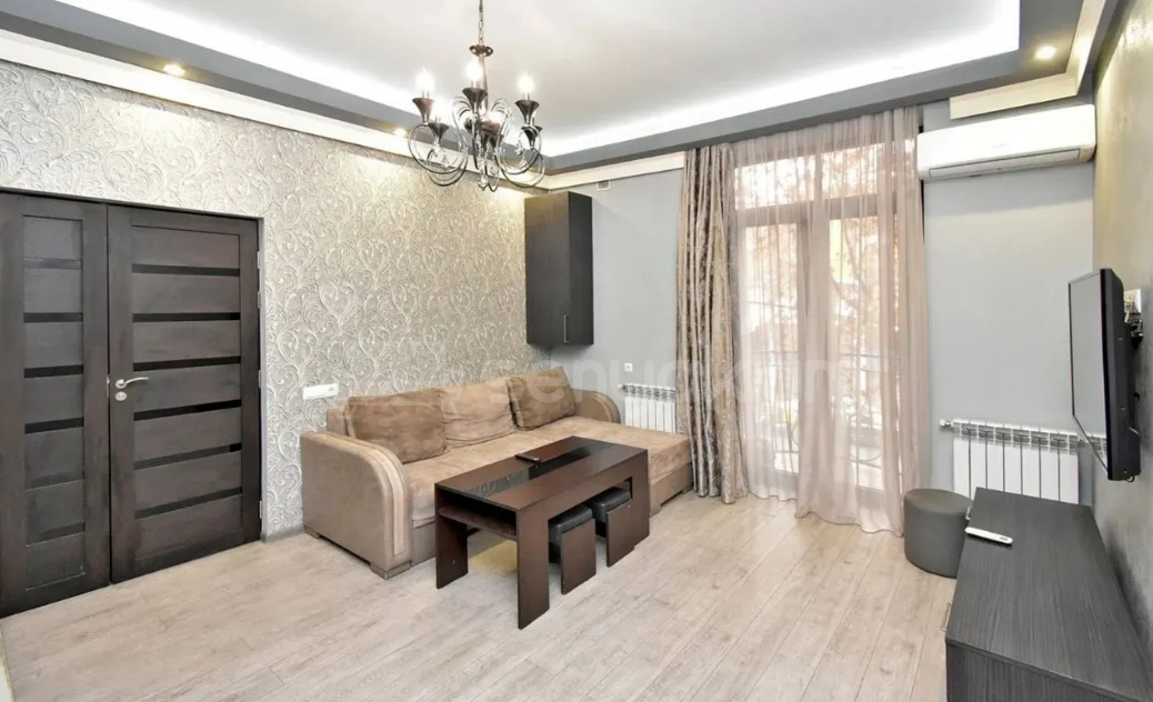 2 Սենյականոց Բնակարան Քարե Շենքում, 45քմ, 2/5 հարկ, Կապիտալ Վերանորոգված