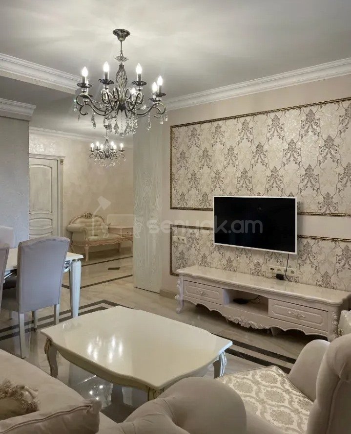 3 Սենյականոց Բնակարան Քարե Շենքում, 76քմ, 2/7 հարկ, Դիզայներական Վերանորոգված