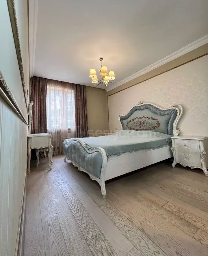 3 Սենյականոց Բնակարան Քարե Շենքում, 76քմ, 2/7 հարկ, Դիզայներական Վերանորոգված