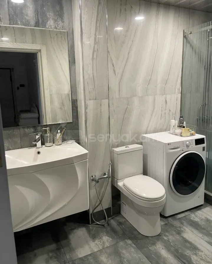 3 Սենյականոց Բնակարան Քարե Շենքում, 76քմ, 2/7 հարկ, Դիզայներական Վերանորոգված