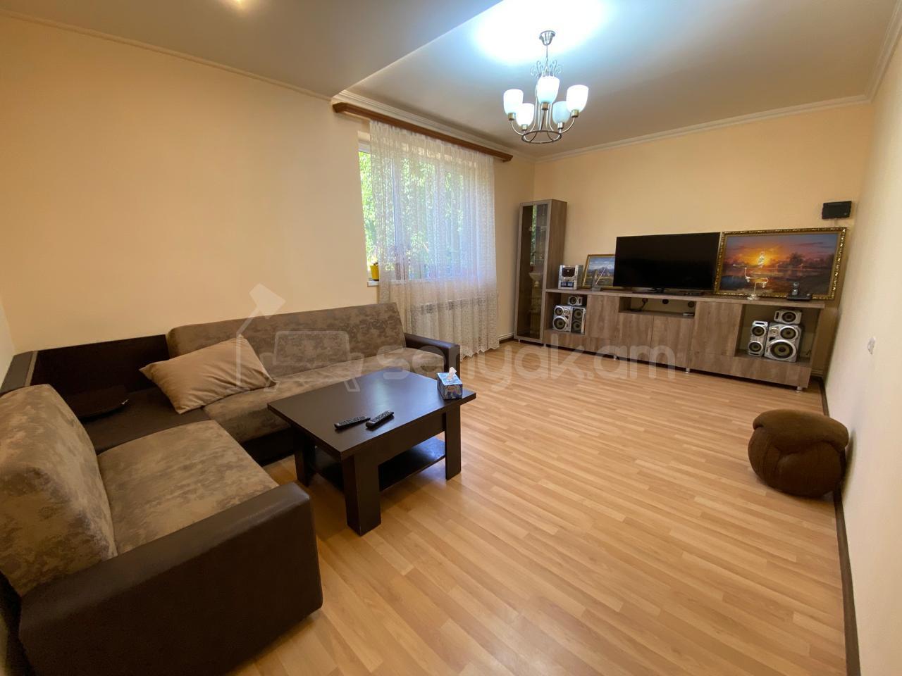 4 Սենյականոց Բնակարան Քարե Շենքում, 154քմ, 1/5 հարկ, Նորմալ Վիճակում