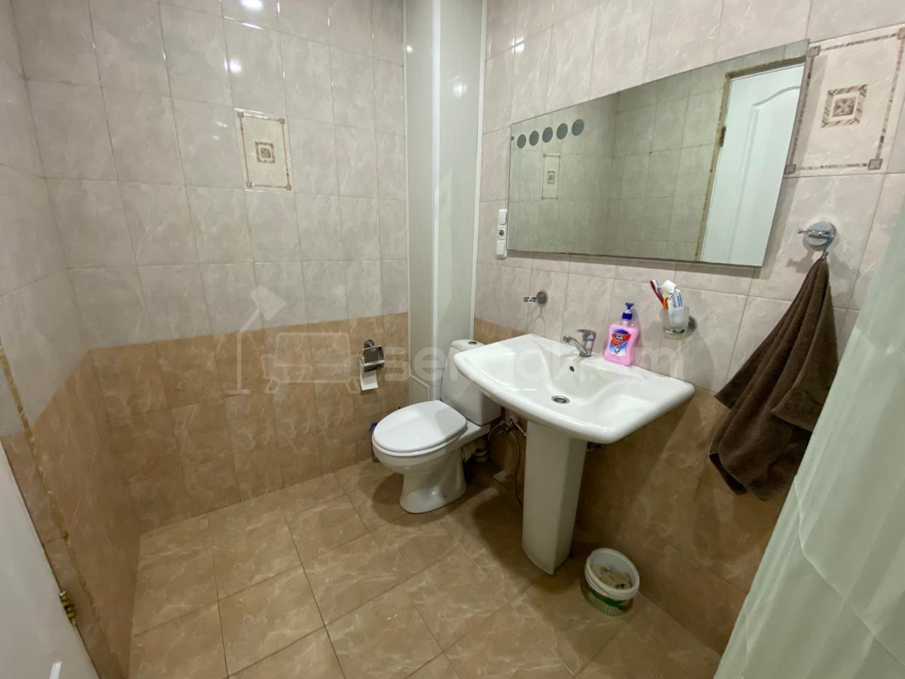 4 Սենյականոց Բնակարան Քարե Շենքում, 154քմ, 1/5 հարկ, Նորմալ Վիճակում