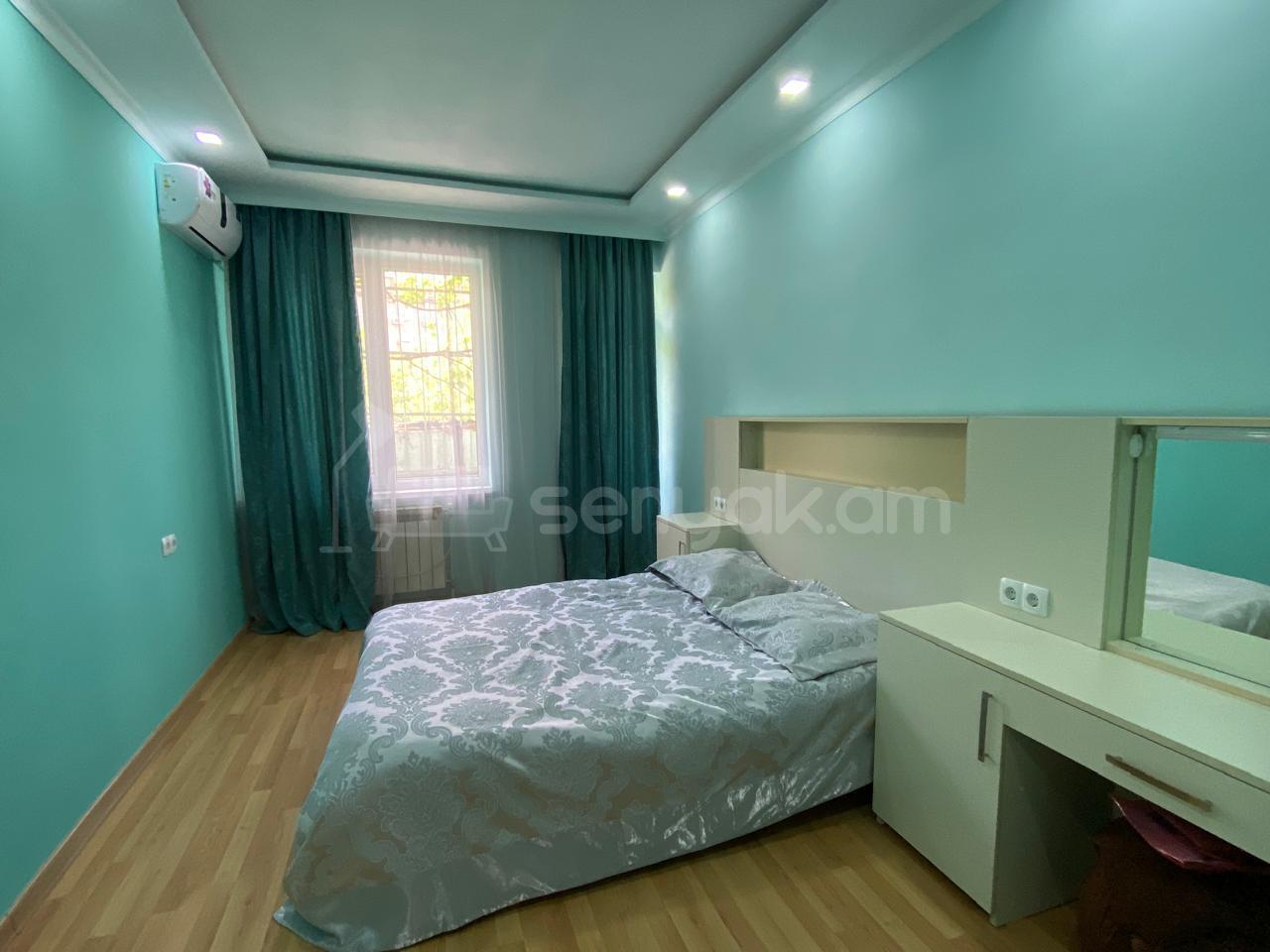 4 Սենյականոց Բնակարան Քարե Շենքում, 154քմ, 1/5 հարկ, Նորմալ Վիճակում