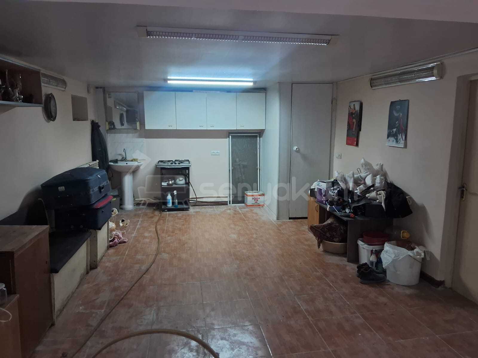 4 Սենյականոց Բնակարան Քարե Շենքում, 154քմ, 1/5 հարկ, Նորմալ Վիճակում