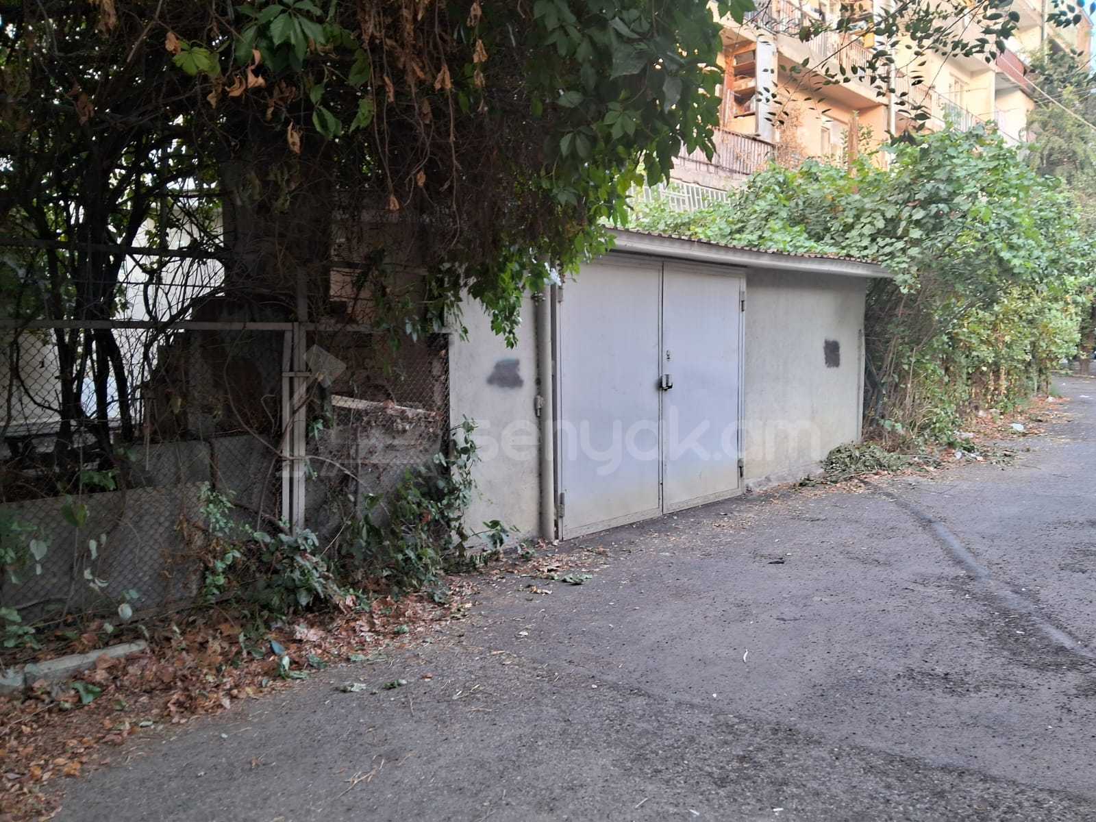 4 Սենյականոց Բնակարան Քարե Շենքում, 154քմ, 1/5 հարկ, Նորմալ Վիճակում