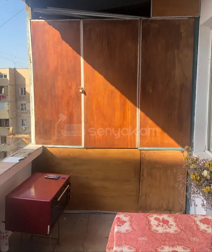 1 Սենյականոց Բնակարան, 50քմ, 3/9 հարկ, Նորմալ Վիճակում, Կահավորված, Արևկող