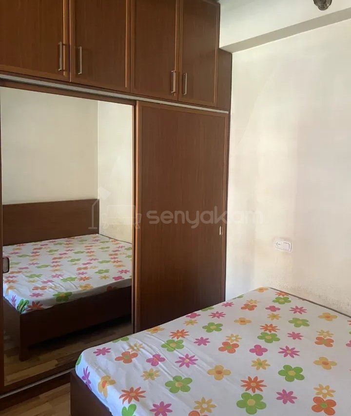 1 Սենյականոց Բնակարան Քարե Շենքում, 40քմ, 3/5 հարկ, Նորմալ Վիճակում, Կահավորված