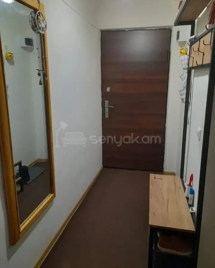 3 Սենյականոց Բնակարան Քարե Շենքում, 80քմ, 4/4 հարկ, Նորմալ Վիճակում, Կահավորված