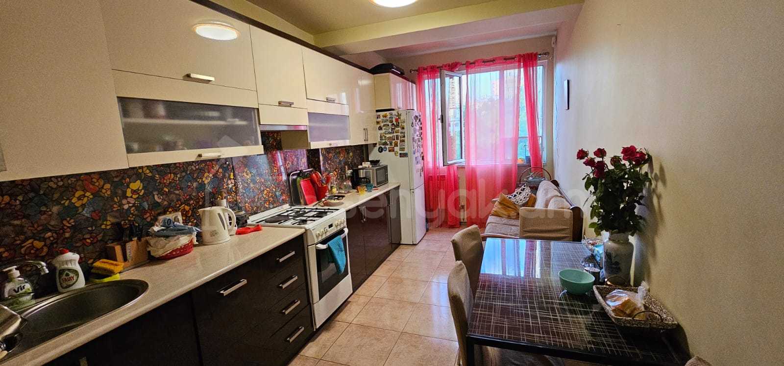 3 Սենյականոց Բնակարան, 92քմ, 4/10 հարկ, Կապիտալ Վերանորոգված