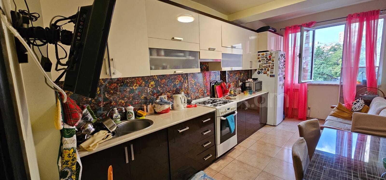 3 Սենյականոց Բնակարան, 92քմ, 4/10 հարկ, Կապիտալ Վերանորոգված