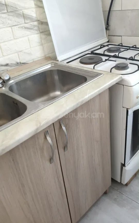 3 Սենյականոց Բնակարան, 77քմ, 3/5 հարկ, Նորմալ Վիճակում, Կահավորված, Արևկող