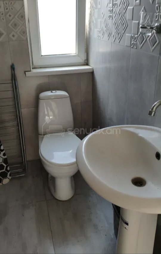 3 Սենյականոց Բնակարան, 77քմ, 3/5 հարկ, Նորմալ Վիճակում, Կահավորված, Արևկող