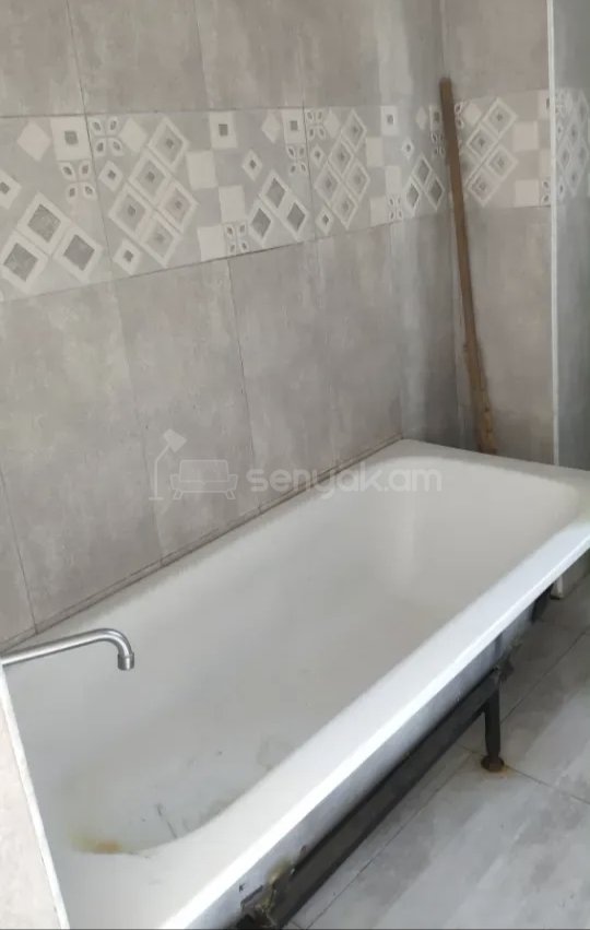 3 Սենյականոց Բնակարան, 77քմ, 3/5 հարկ, Նորմալ Վիճակում, Կահավորված, Արևկող