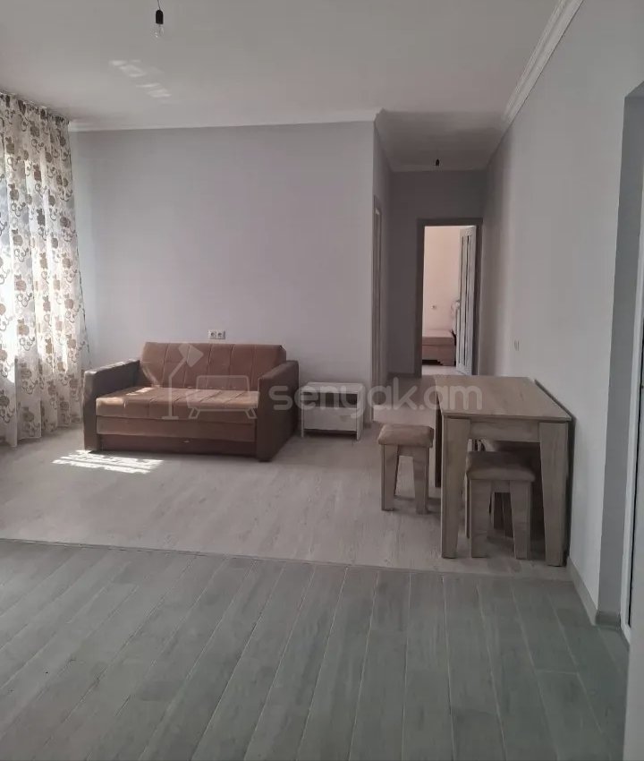 3 Սենյականոց Բնակարան Քարե Շենքում, 72քմ, 3/9 հարկ, Նորմալ Վիճակում, Կահավորված, Արևկող