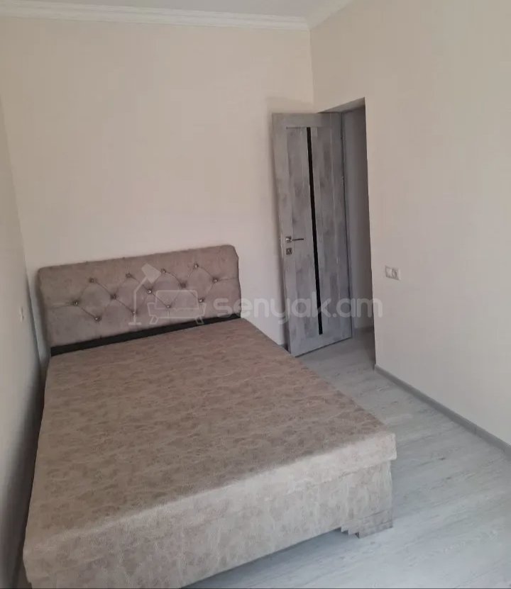 3 Սենյականոց Բնակարան Քարե Շենքում, 72քմ, 3/9 հարկ, Նորմալ Վիճակում, Կահավորված, Արևկող