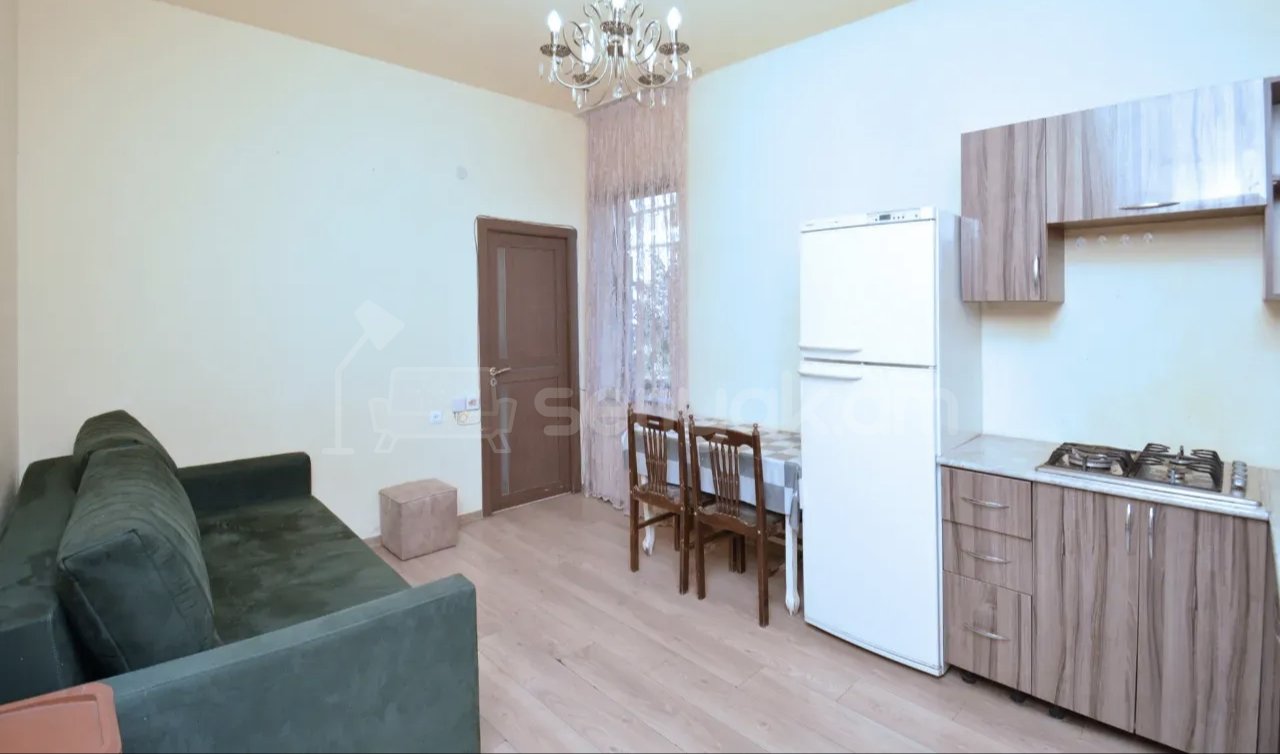 2 Սենյականոց Բնակարան Քարե Շենքում, 52քմ, 2/2 հարկ, Կապիտալ Վերանորոգված, Կահավորված