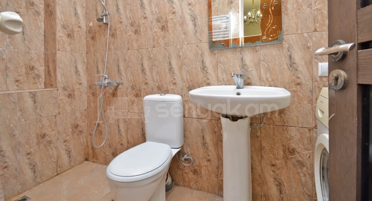 2 Սենյականոց Բնակարան Քարե Շենքում, 52քմ, 2/2 հարկ, Կապիտալ Վերանորոգված, Կահավորված