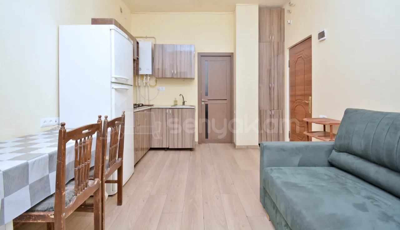 2 Սենյականոց Բնակարան Քարե Շենքում, 52քմ, 2/2 հարկ, Կապիտալ Վերանորոգված, Կահավորված