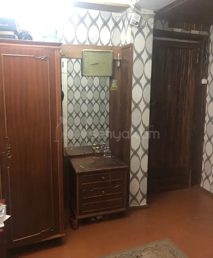 1 Սենյականոց Բնակարան Քարե Շենքում, 52քմ, 4/9 հարկ, Նորմալ Վիճակում, Կահավորված