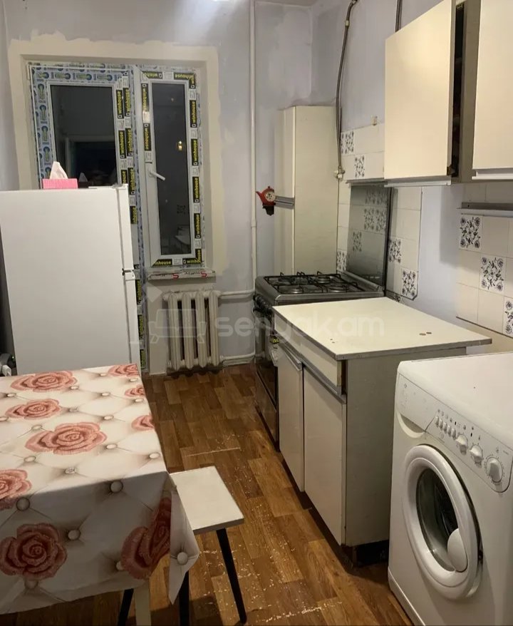 1 Սենյականոց Բնակարան Քարե Շենքում, 52քմ, 4/9 հարկ, Նորմալ Վիճակում, Կահավորված