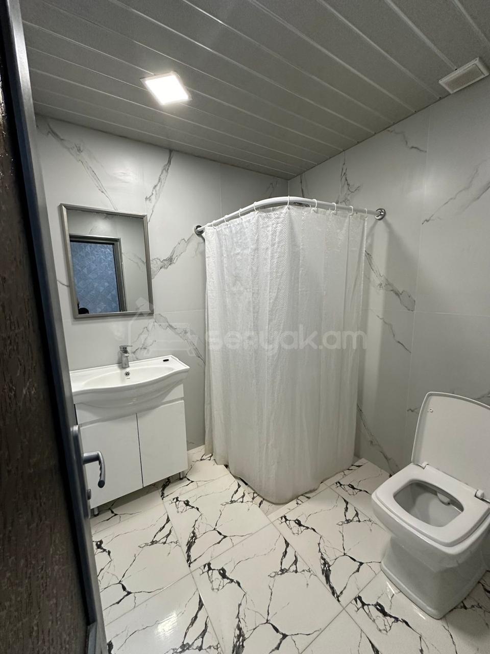 3 Սենյականոց Բնակարան Քարե Շենքում, 50քմ, 4/5 հարկ, Կապիտալ Վերանորոգված