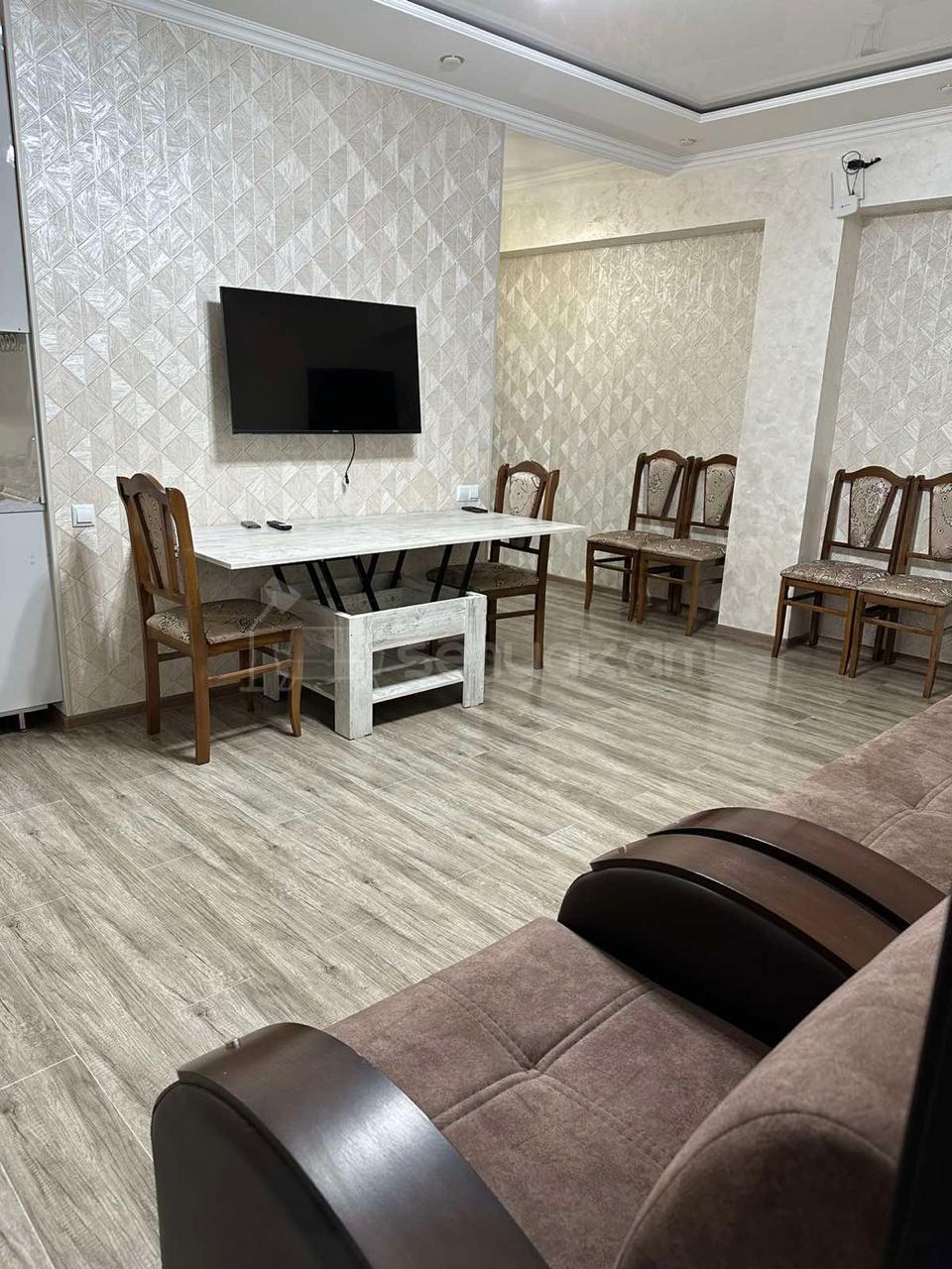 3 Սենյականոց Բնակարան Քարե Շենքում, 50քմ, 4/5 հարկ, Կապիտալ Վերանորոգված