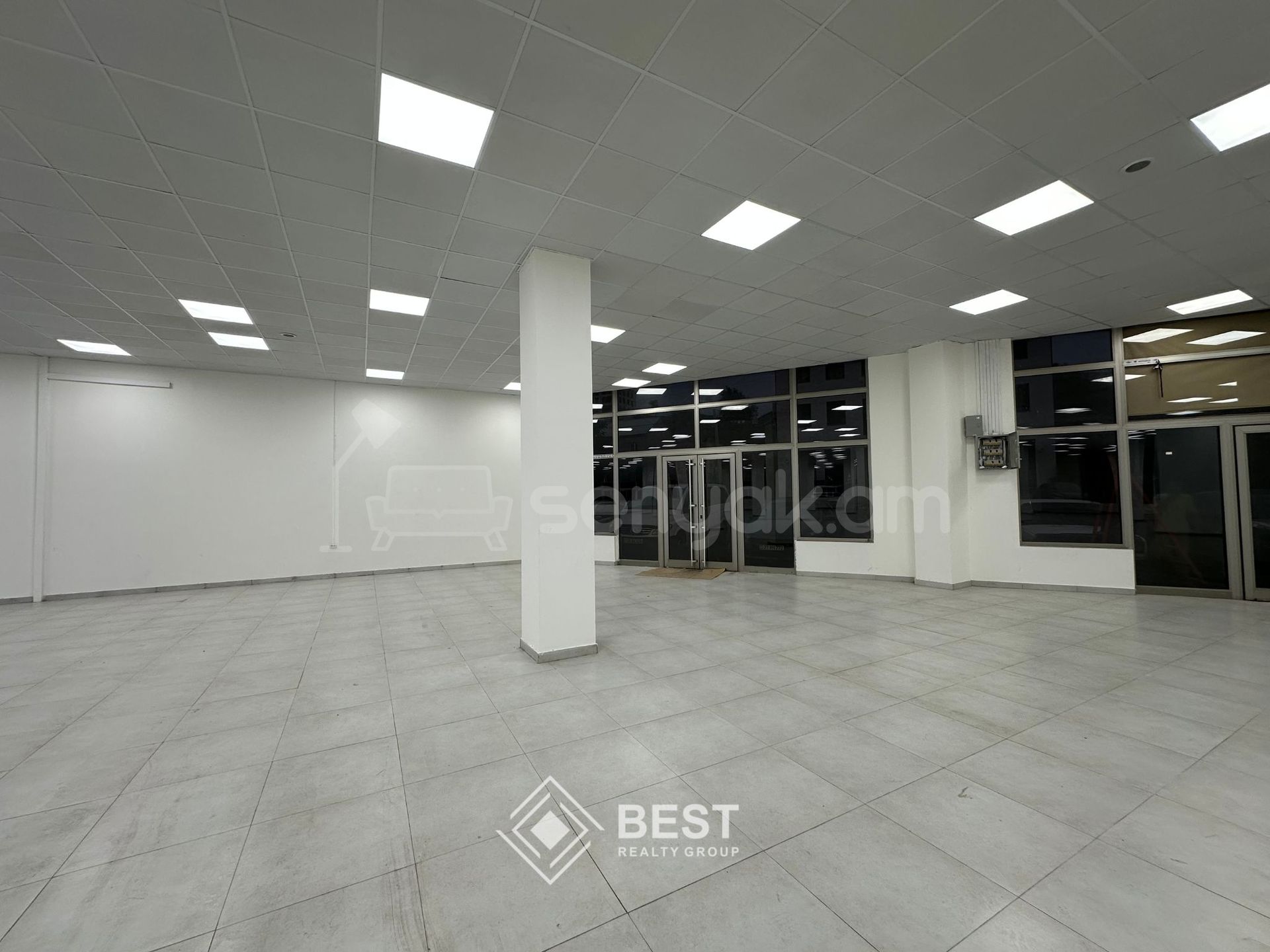 Առևտրի Տարածք, 1200քմ, Կապիտալ Վերանորոգված