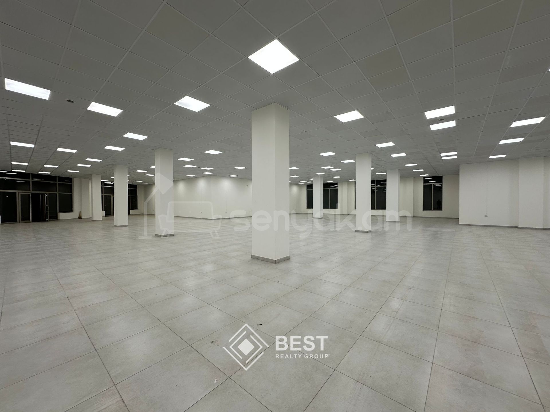 Առևտրի Տարածք, 1200քմ, Կապիտալ Վերանորոգված