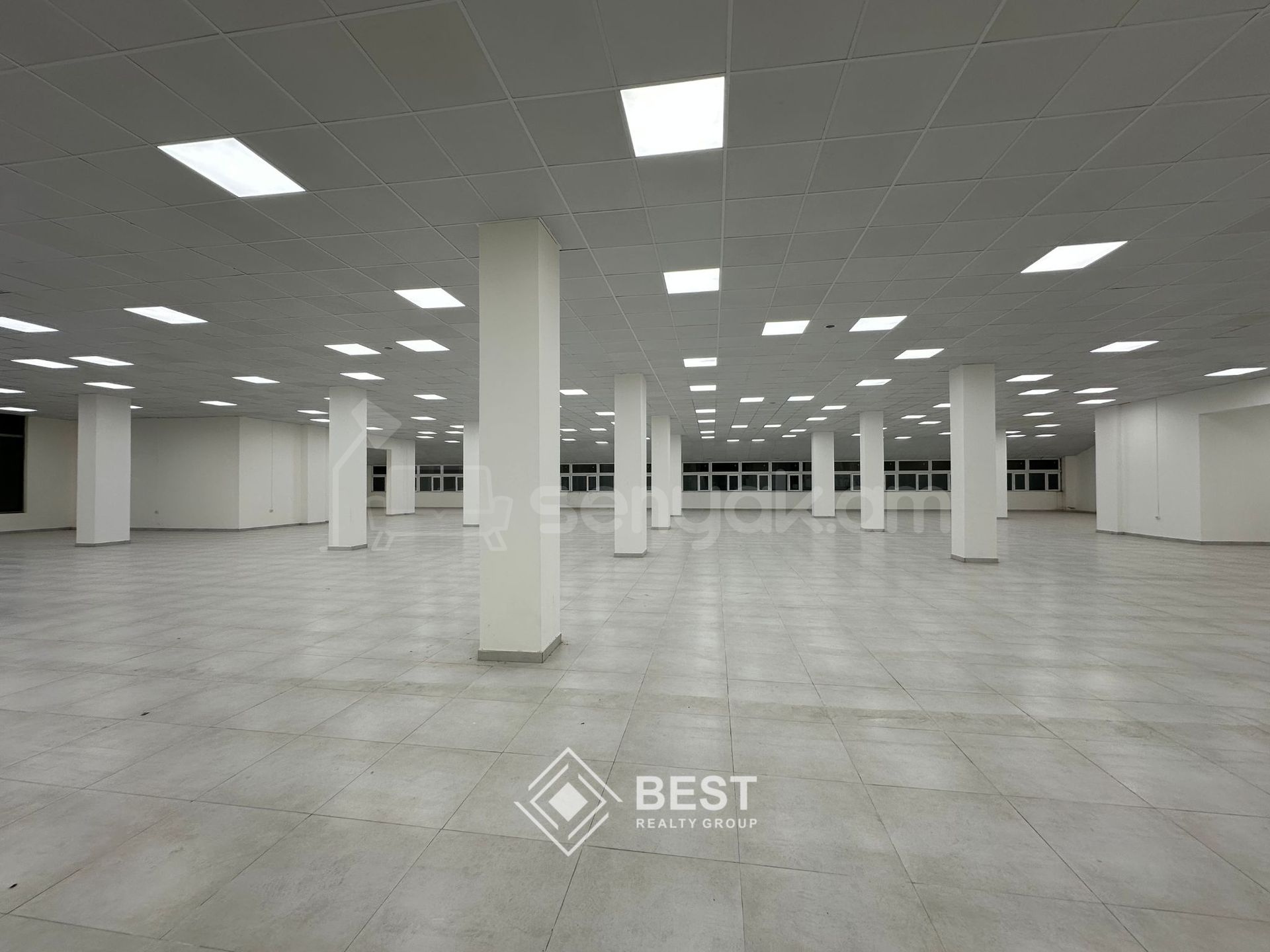 Առևտրի Տարածք, 1200քմ, Կապիտալ Վերանորոգված