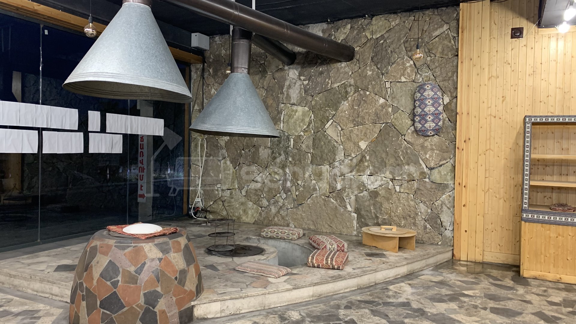 Առևտրի Տարածք, 1240քմ