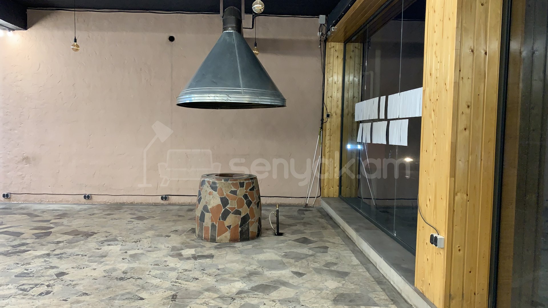 Առևտրի Տարածք, 1240քմ