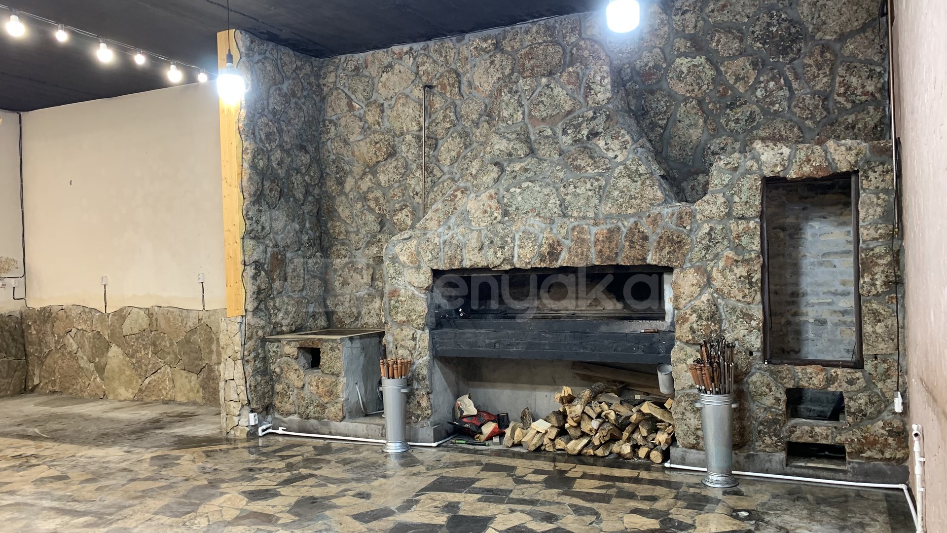 Առևտրի Տարածք, 1240քմ