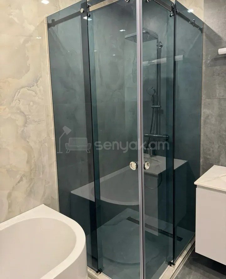 5 Սենյականոց Բնակարան Քարե Շենքում, 161քմ, 2/5 հարկ, Դիզայներական Վերանորոգված