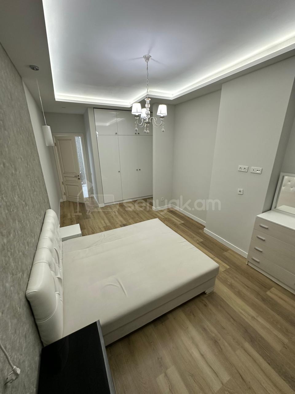 3 Սենյականոց Բնակարան Նորակառույցում, 85քմ, 8/16 հարկ, Կապիտալ Վերանորոգված, Կահավորված, Արևկող