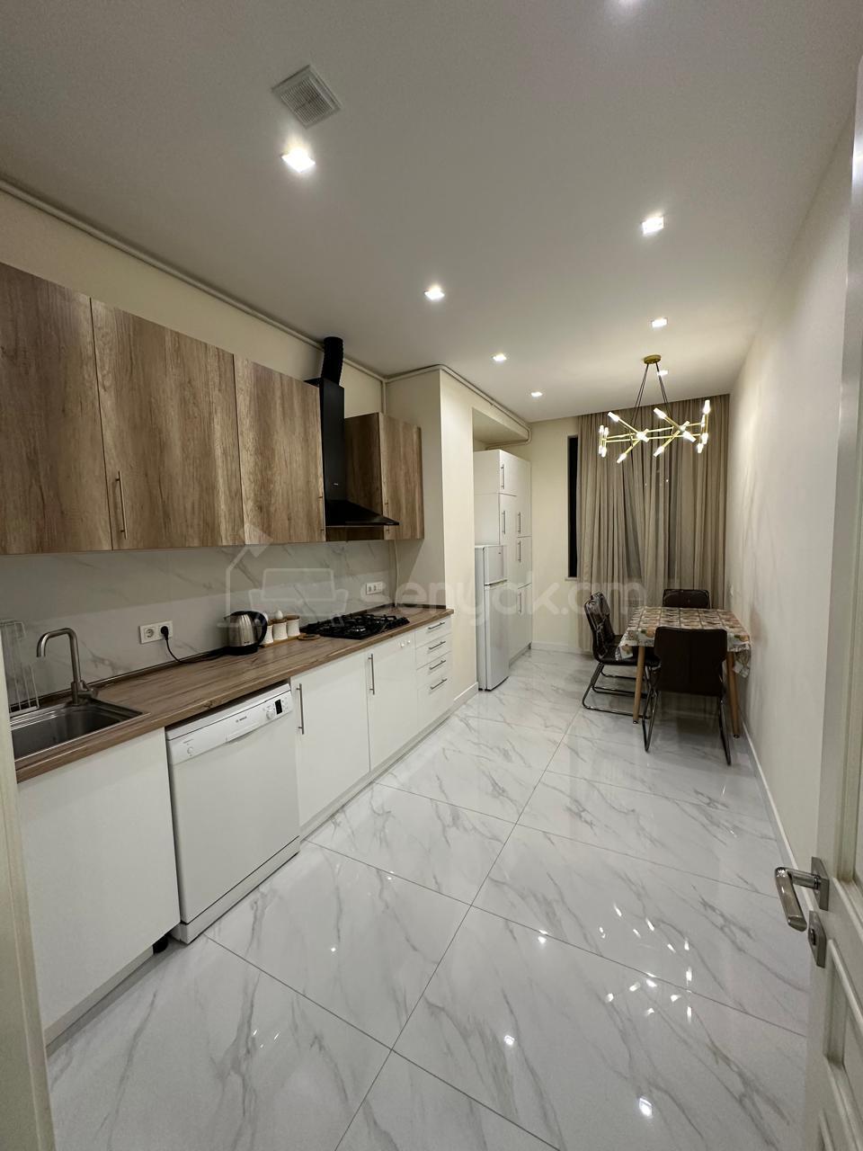 3 Սենյականոց Բնակարան Նորակառույցում, 85քմ, 8/16 հարկ, Կապիտալ Վերանորոգված, Կահավորված, Արևկող