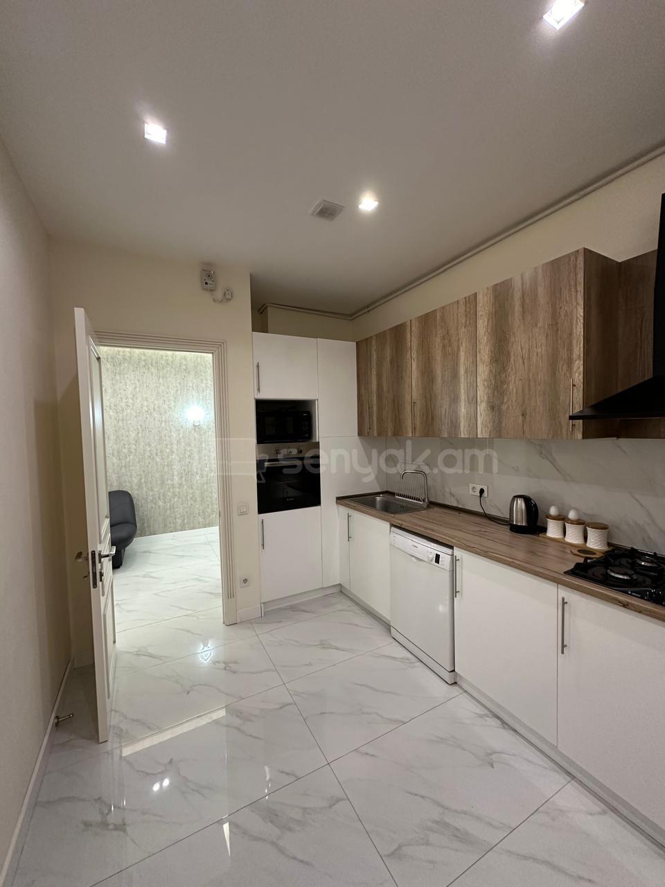 3 Սենյականոց Բնակարան Նորակառույցում, 85քմ, 8/16 հարկ, Կապիտալ Վերանորոգված, Կահավորված, Արևկող