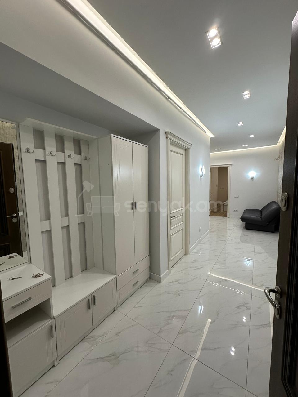 3 Սենյականոց Բնակարան Նորակառույցում, 85քմ, 8/16 հարկ, Կապիտալ Վերանորոգված, Կահավորված, Արևկող