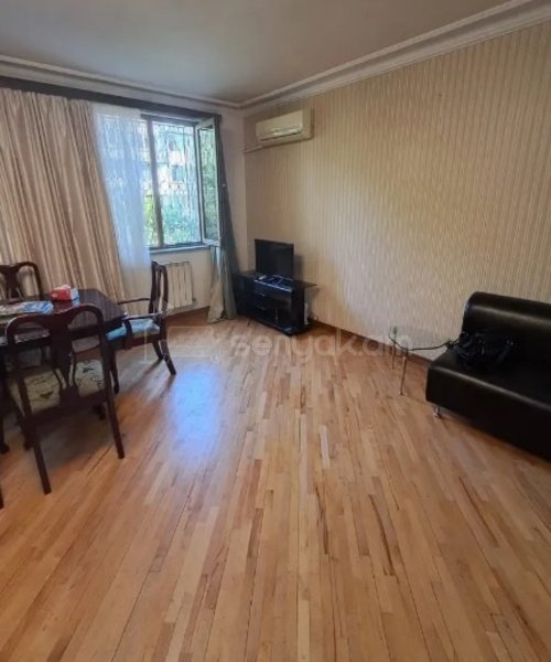 2 Սենյականոց Բնակարան Քարե Շենքում, 72քմ, 2/5 հարկ, Կոսմետիկ Վերանորոգված