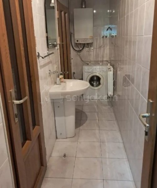 2 Սենյականոց Բնակարան Քարե Շենքում, 72քմ, 2/5 հարկ, Կոսմետիկ Վերանորոգված