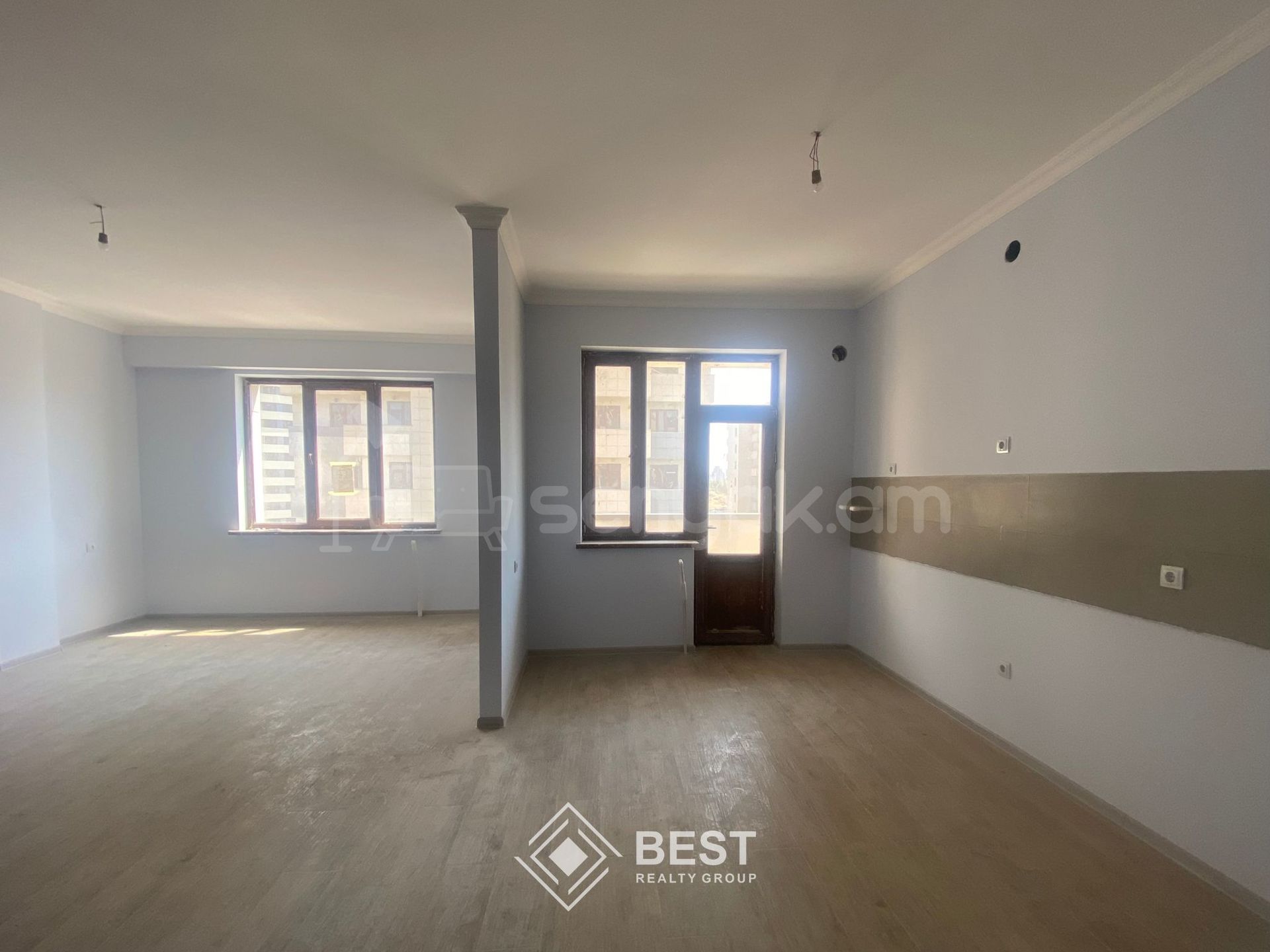 4 Սենյականոց Բնակարան Նորակառույցում, 124քմ, 13/17 հարկ, Կապիտալ Վերանորոգված