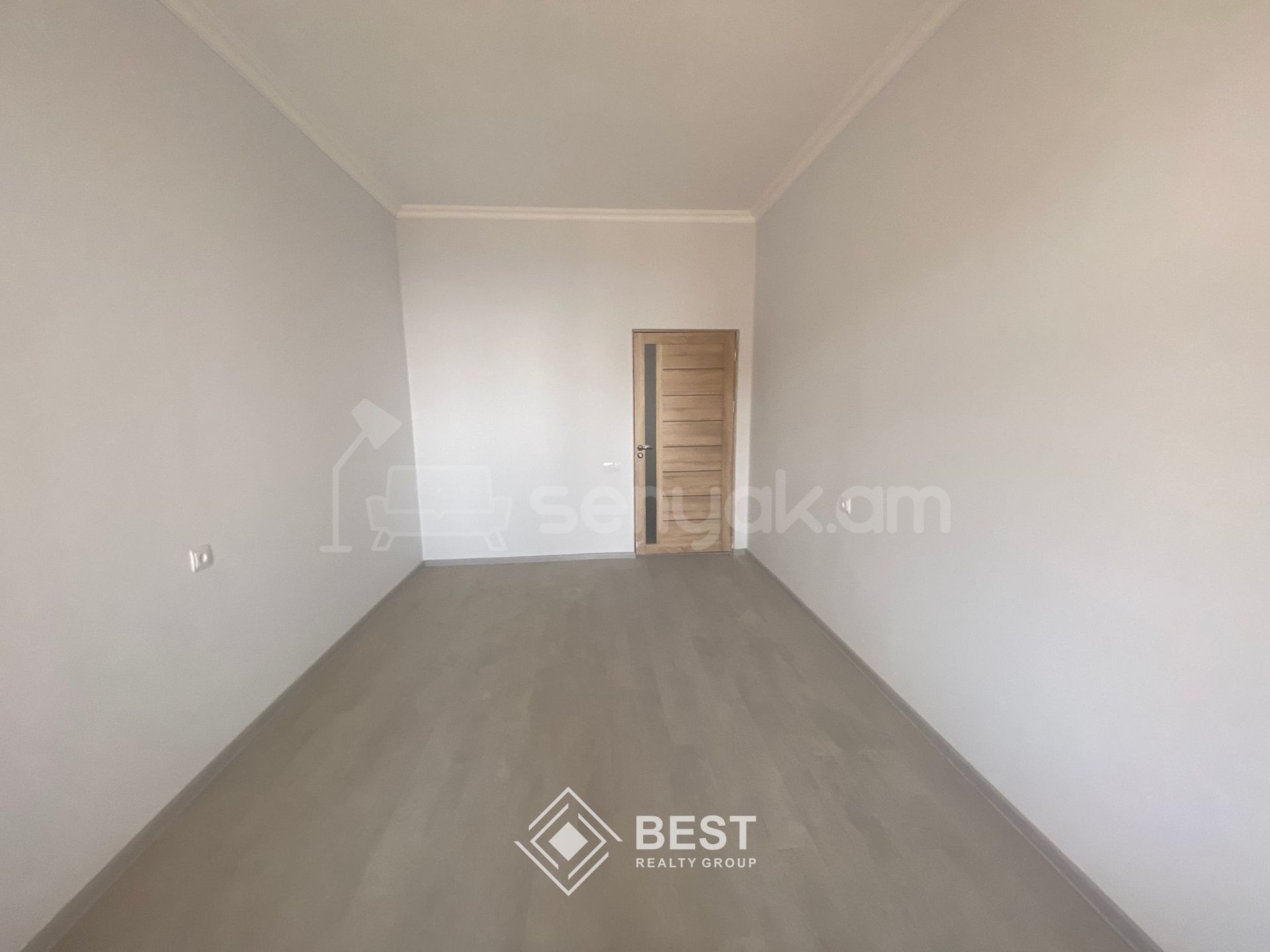 4 Սենյականոց Բնակարան Նորակառույցում, 124քմ, 13/17 հարկ, Կապիտալ Վերանորոգված