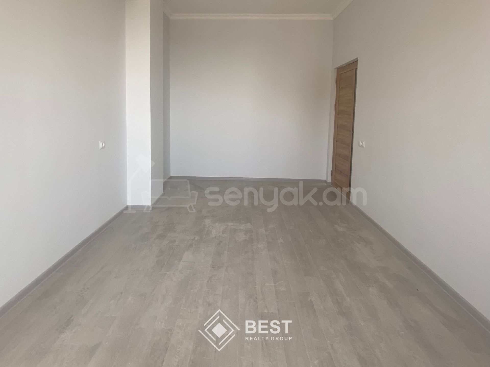 4 Սենյականոց Բնակարան Նորակառույցում, 124քմ, 13/17 հարկ, Կապիտալ Վերանորոգված