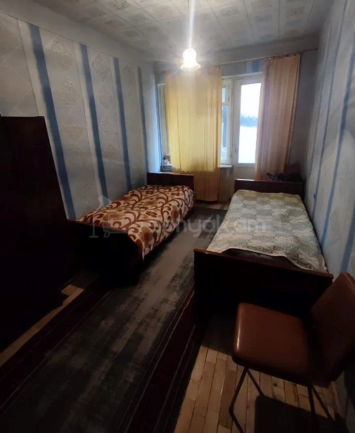 3 Սենյականոց Բնակարան Քարե Շենքում, 79քմ, 2/5 հարկ, Պետական Վիճակում