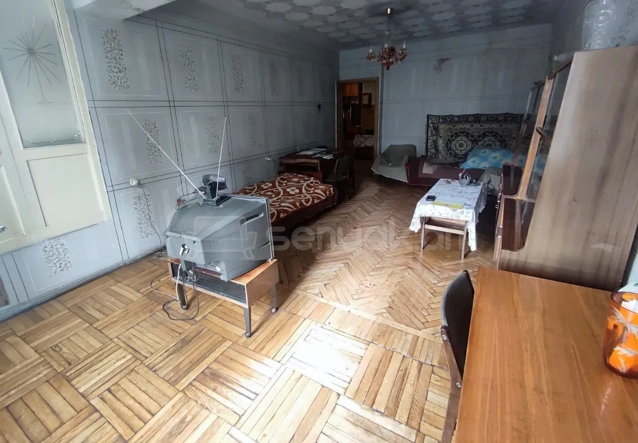 3 Սենյականոց Բնակարան Քարե Շենքում, 79քմ, 2/5 հարկ, Պետական Վիճակում