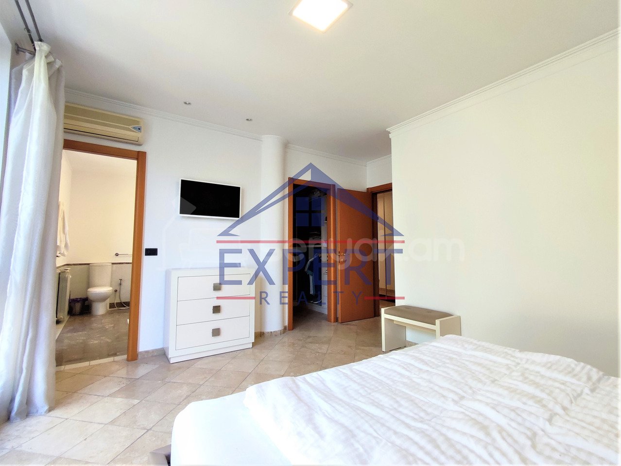 5 Սենյականոց Բնակարան Նորակառույցում, 254քմ, 6/6 հարկ, Կապիտալ Վերանորոգված