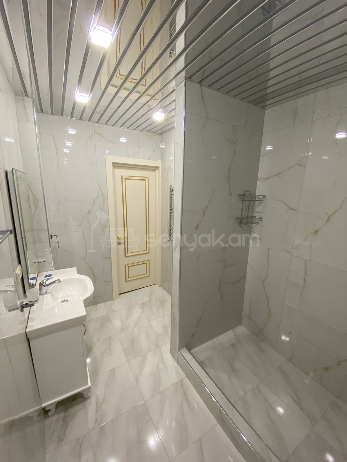 4 Սենյականոց Բնակարան Նորակառույցում, 155քմ, 11/15 հարկ, Դիզայներական Վերանորոգված