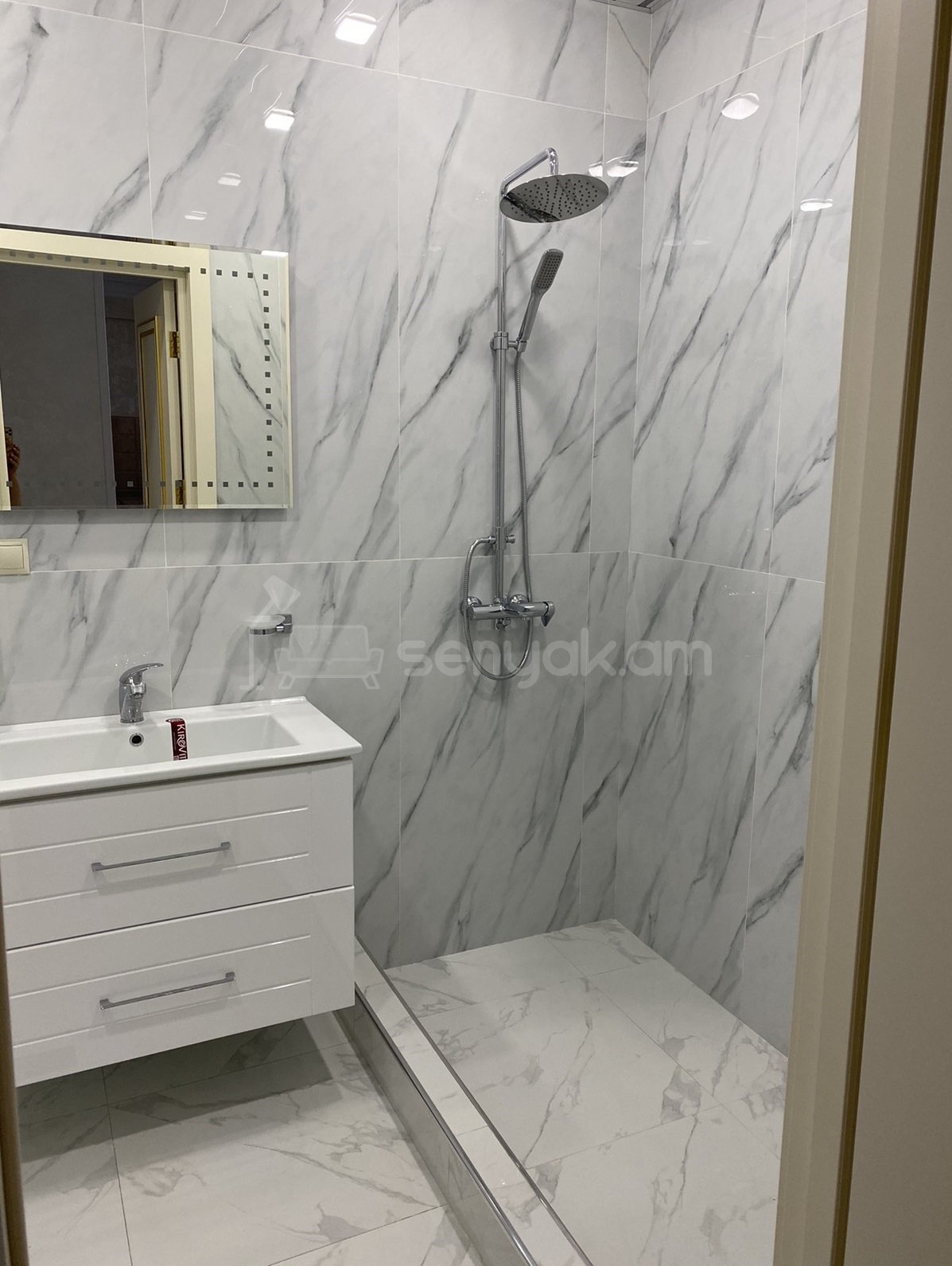 4 Սենյականոց Բնակարան Նորակառույցում, 155քմ, 11/15 հարկ, Դիզայներական Վերանորոգված