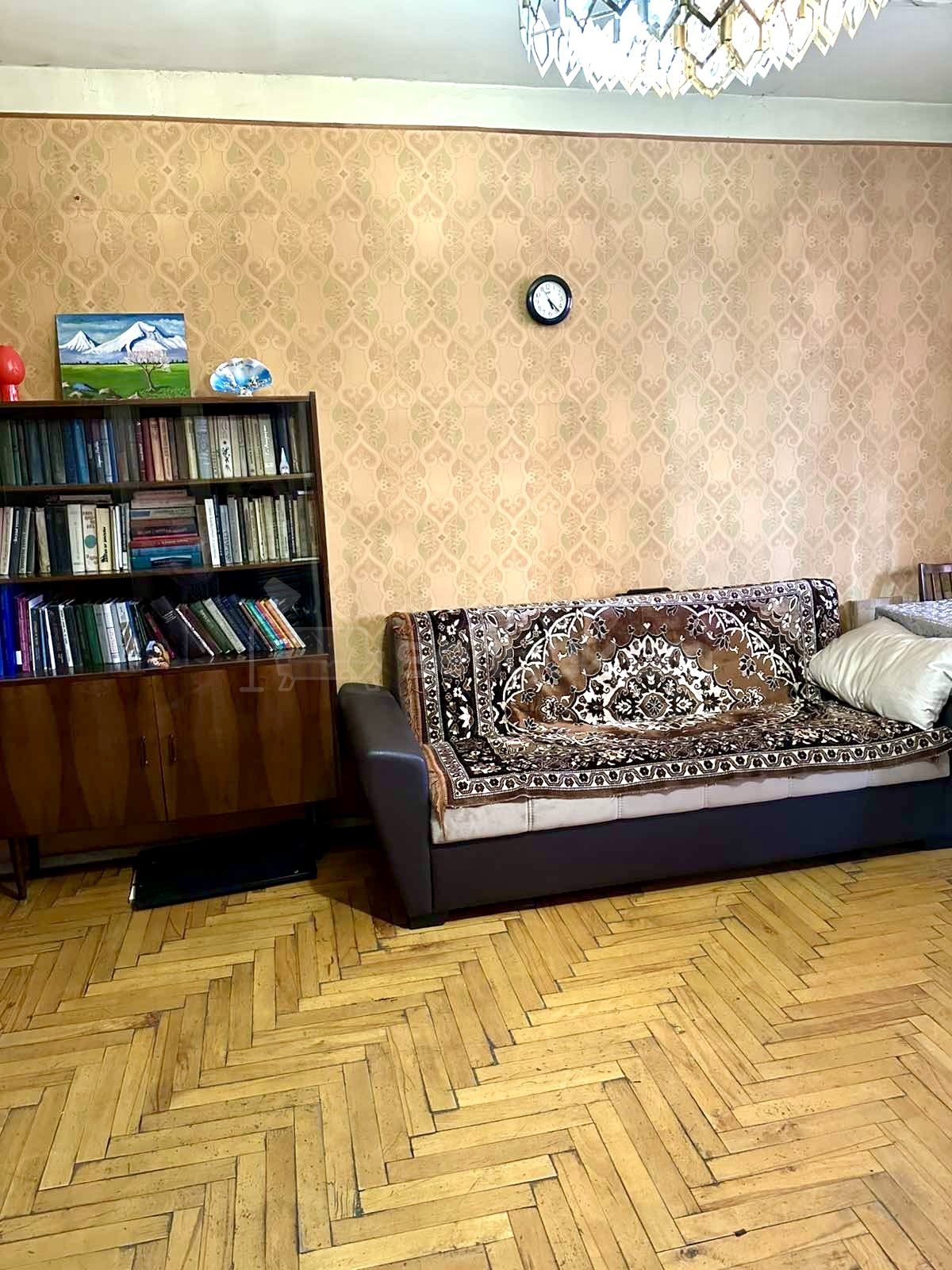 2 Սենյականոց Բնակարան, 70քմ, 5/9 հարկ, Պետական Վիճակում, Կահավորված