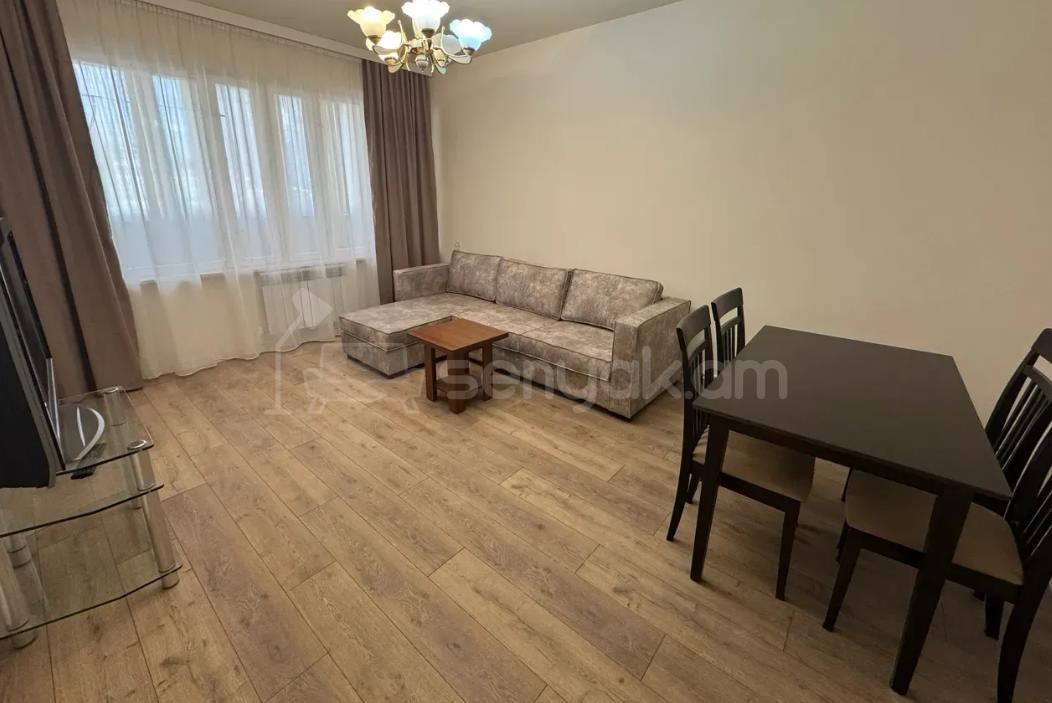 3 Սենյականոց Բնակարան Քարե Շենքում, 80քմ, 4/5 հարկ, Կապիտալ Վերանորոգված, Կահավորված, Արևկող