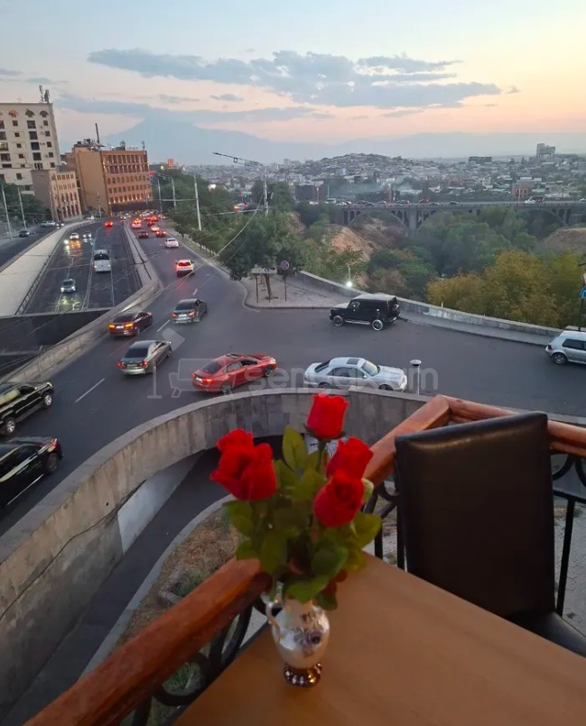 2 Սենյականոց Բնակարան Քարե Շենքում, 65քմ, 2/4 հարկ, Կապիտալ Վերանորոգված, Կահավորված, Արևկող